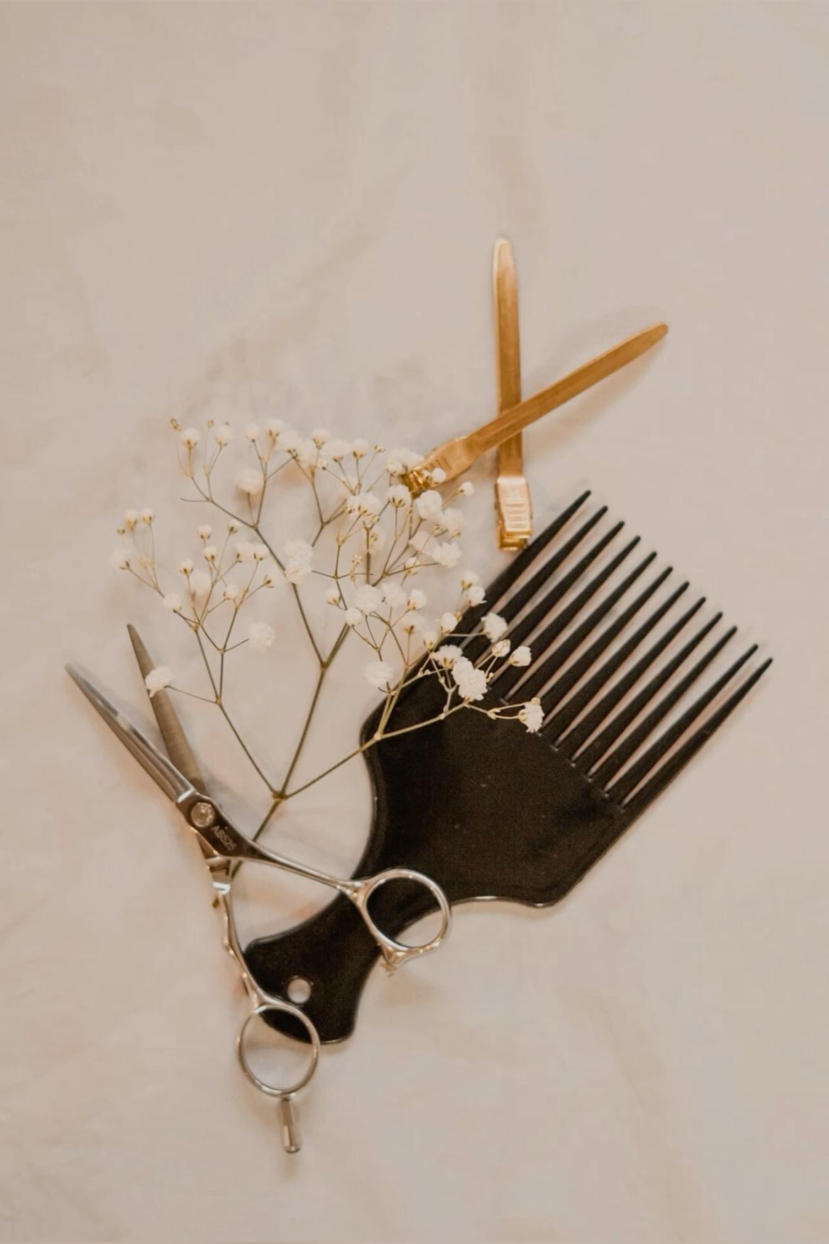 À mes côtés, une partenaire engagée pour la beauté de vos cheveux